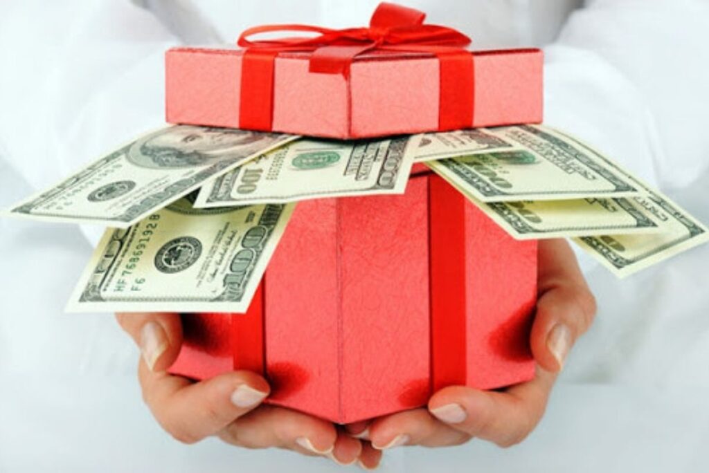 How Much Money To Give For A Wedding?