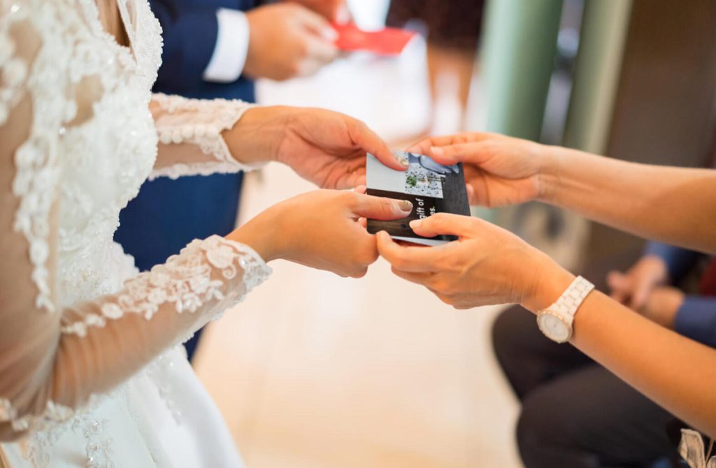 How Much Money To Give For A Wedding? - The Hustler's Digest