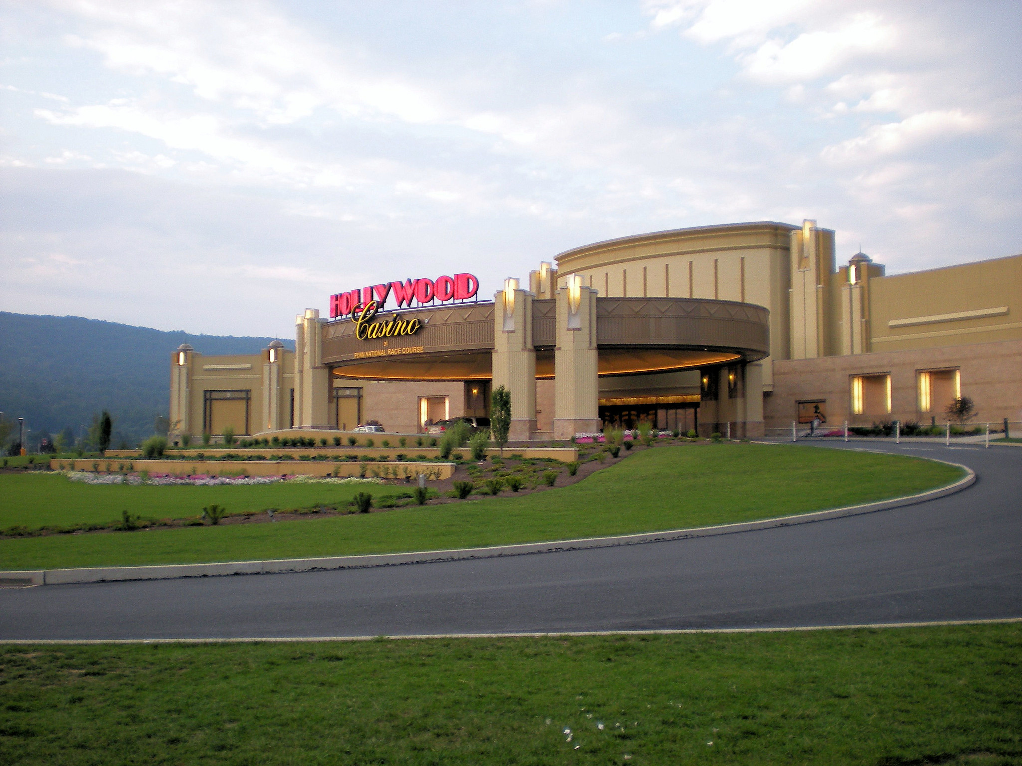 Hollywood Online Casino Continues Revenue Record Streak in Pennsylvania