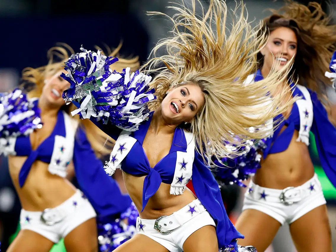 How Much Do NFL Cheerleaders Really Make?A Deep Dive into the World of Professional Cheerleading
